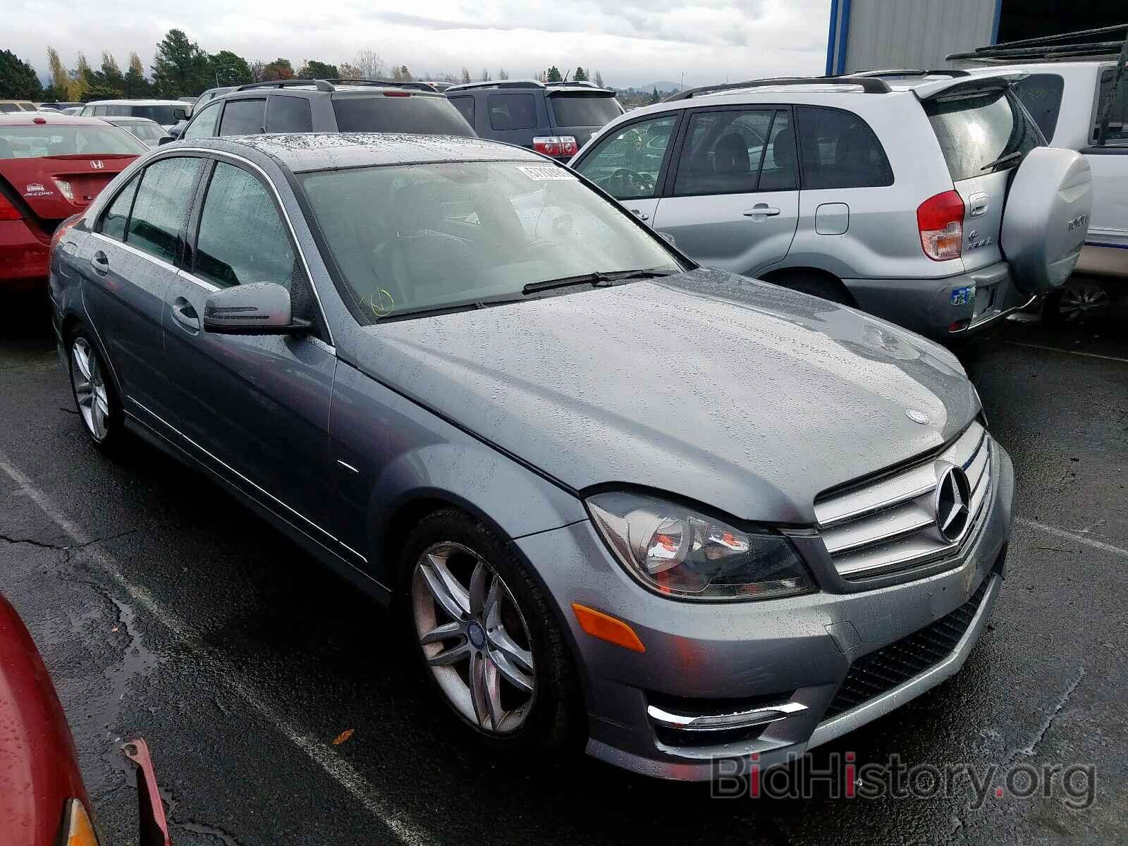 Photo WDDGF4HB4CA619392 - MERCEDES-BENZ C CLASS 2012