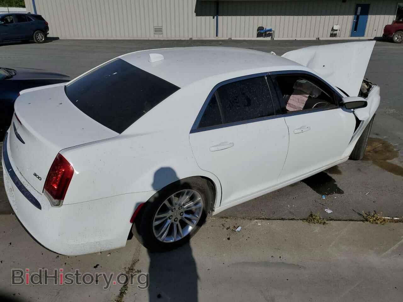 2017 CHRYSLER 300 - VIN: 2C3CCAAG2HH593846 - Фото 3