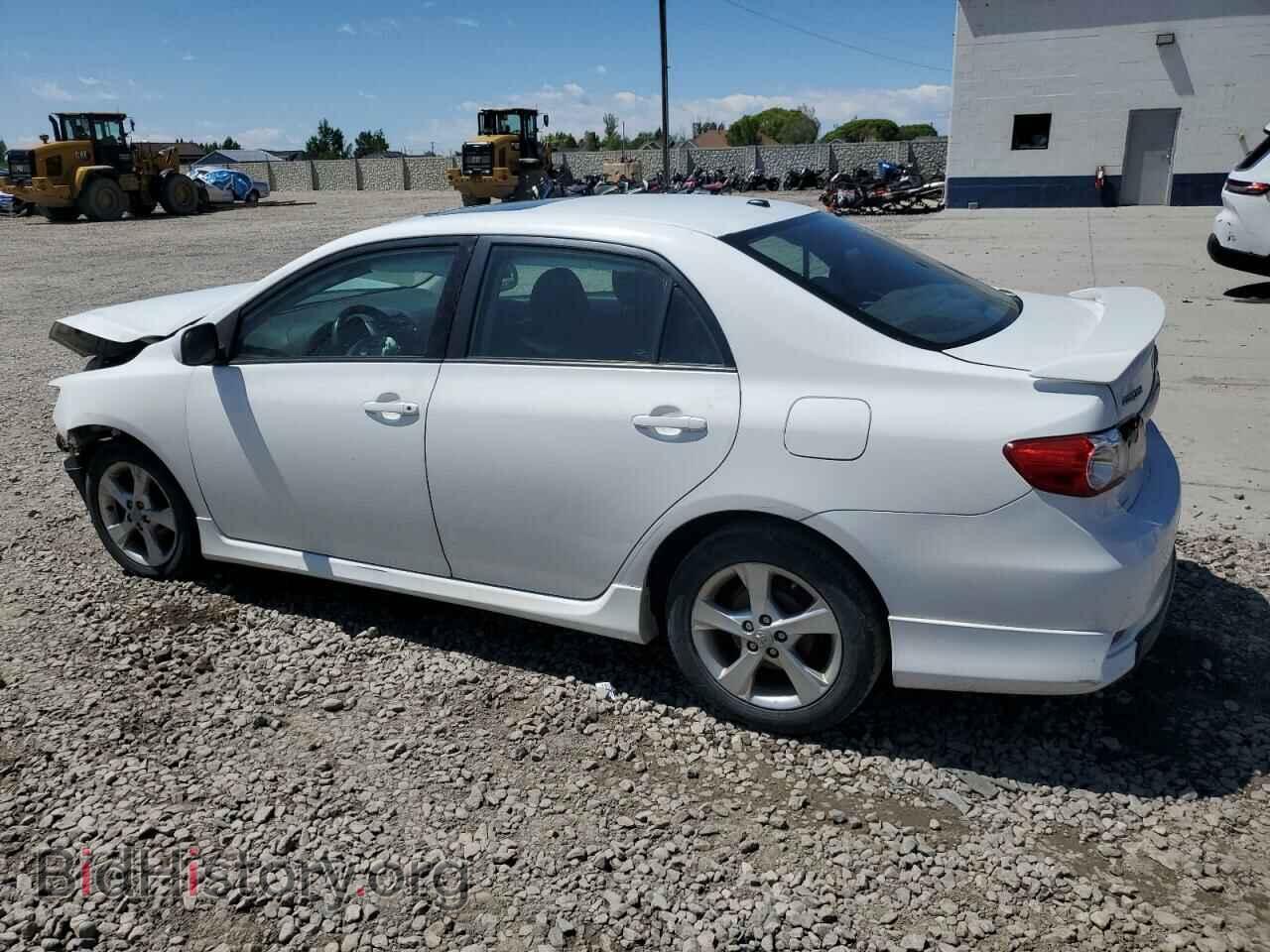 2011 TOYOTA COROLLA - VIN: 2T1BU4EE7BC613735 - Фото 2