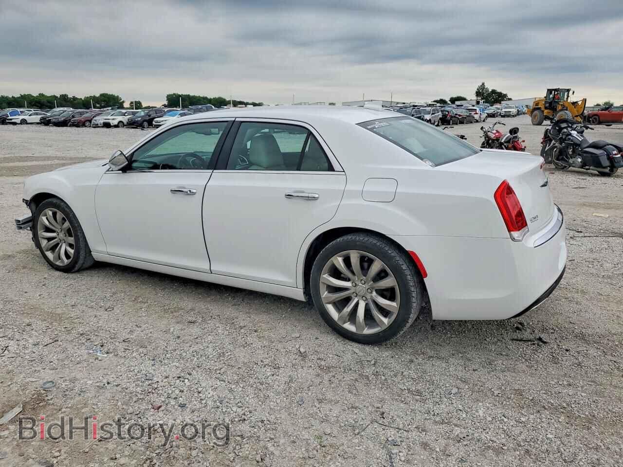 2019 CHRYSLER 300 - VIN: 2C3CCAEG7KH573366 - Photo 2