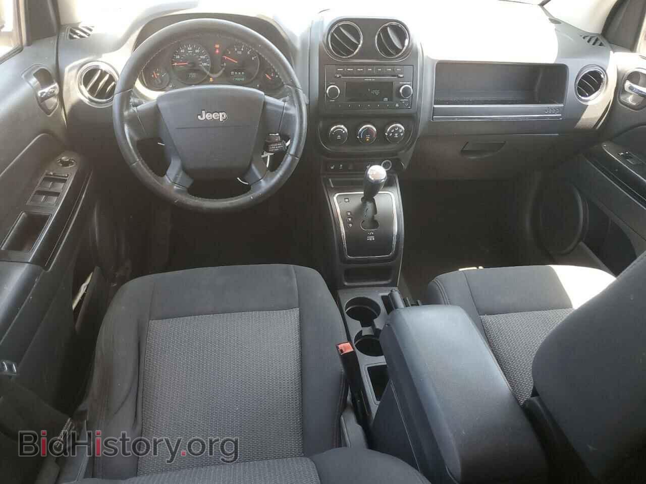 2010 JEEP COMPASS - VIN: 1J4NT1FA3AD629596 - Photo 8