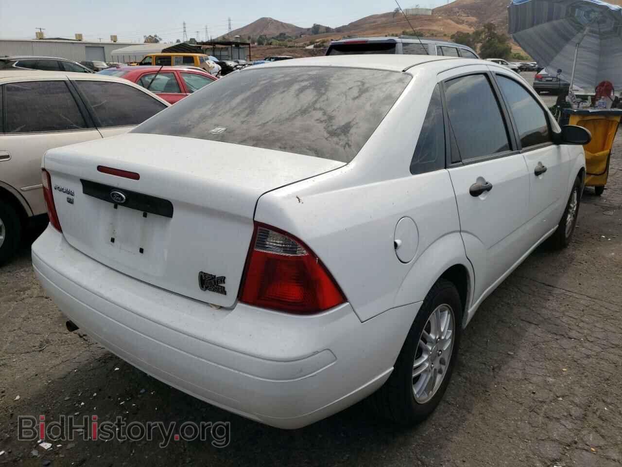 2007 FORD FOCUS - VIN: 1FAFP34N47W155645 - Фото 4