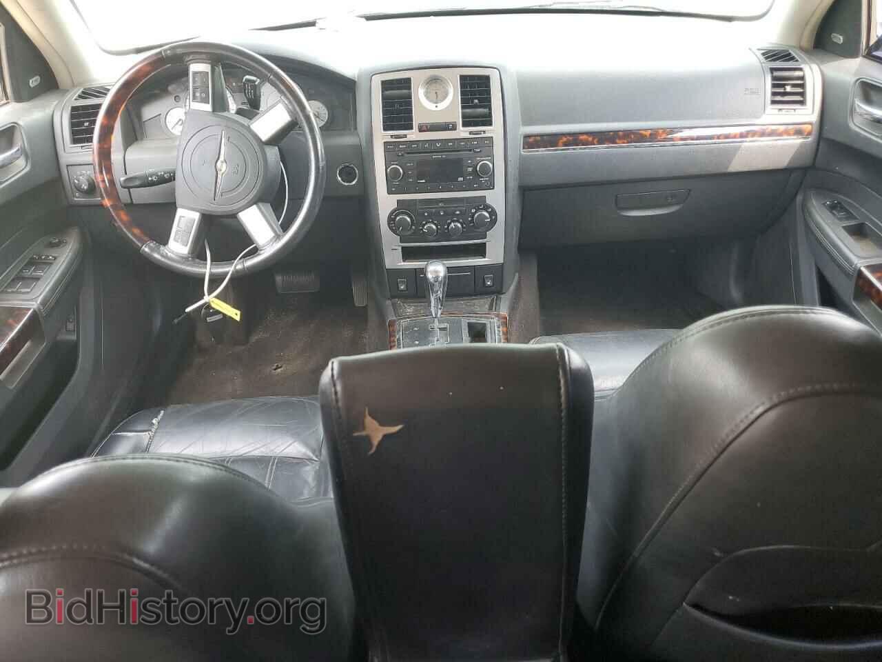 2008 CHRYSLER 300 - VIN: 2C3KA63H28H245596 - Фото 8