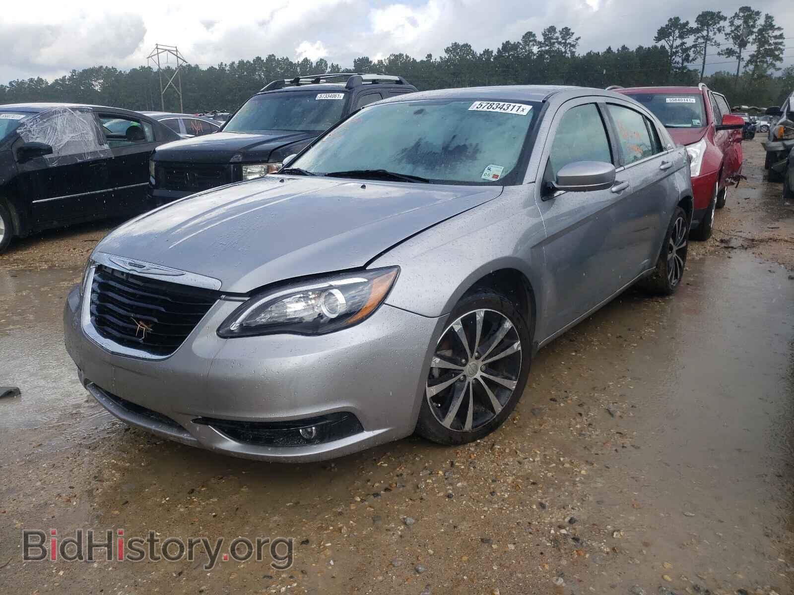 2013 CHRYSLER 200 - VIN: 1C3CCBBBXDN545277 - Фото 2