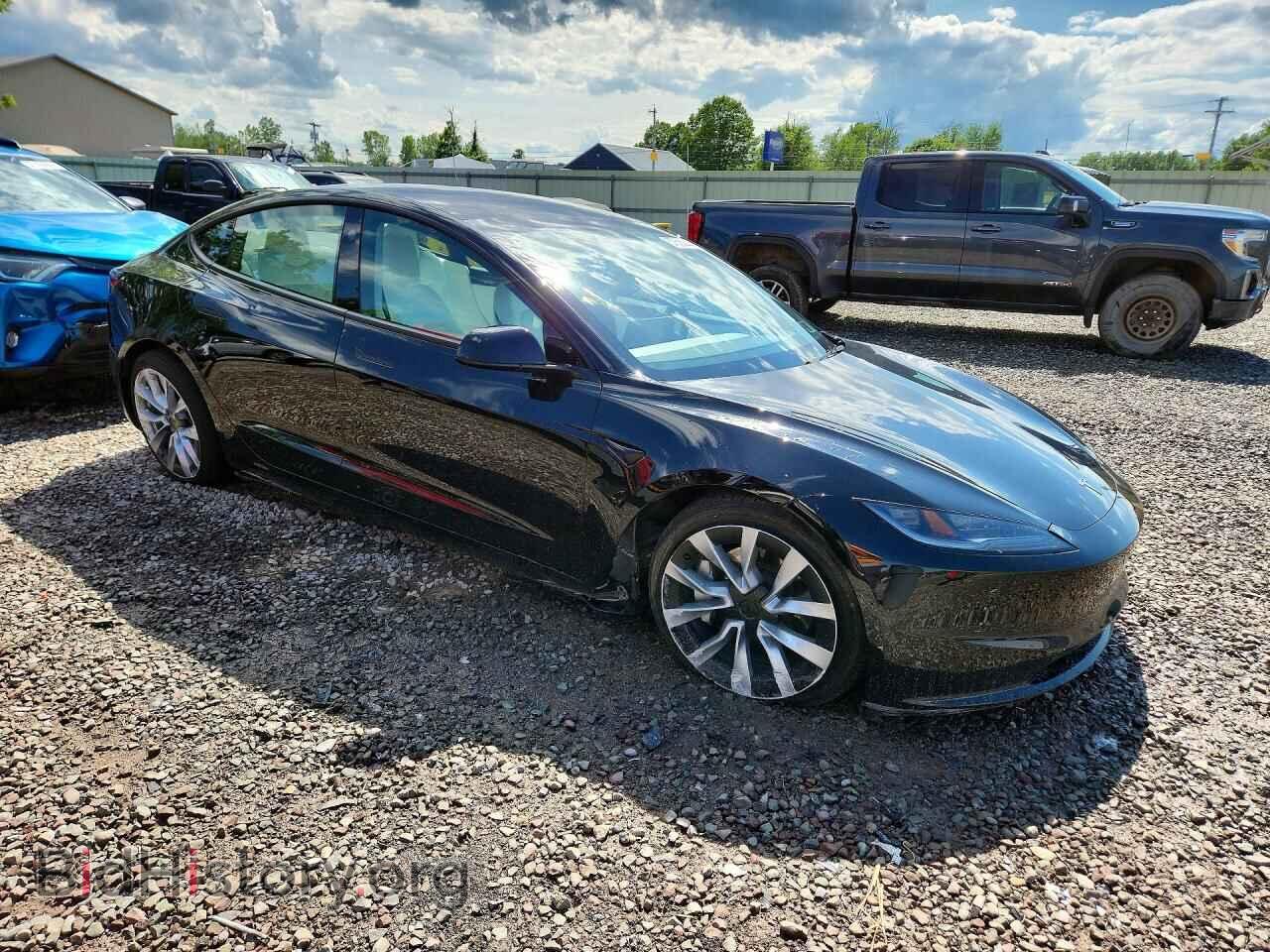 2025 TESLA MODEL 3 - VIN: 5YJ3E1EB0SF064946 - Photo 4