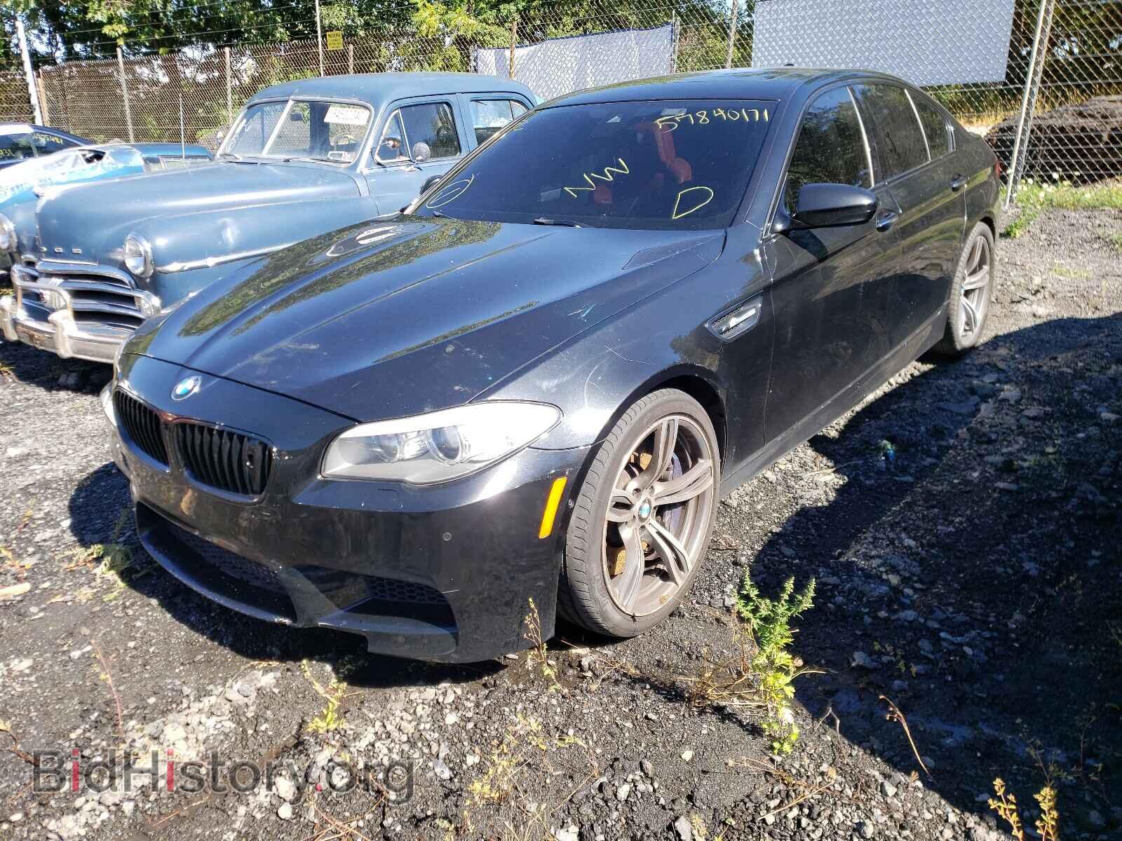 2013 BMW M5 - VIN: WBSFV9C54DC772988 - Фото 2