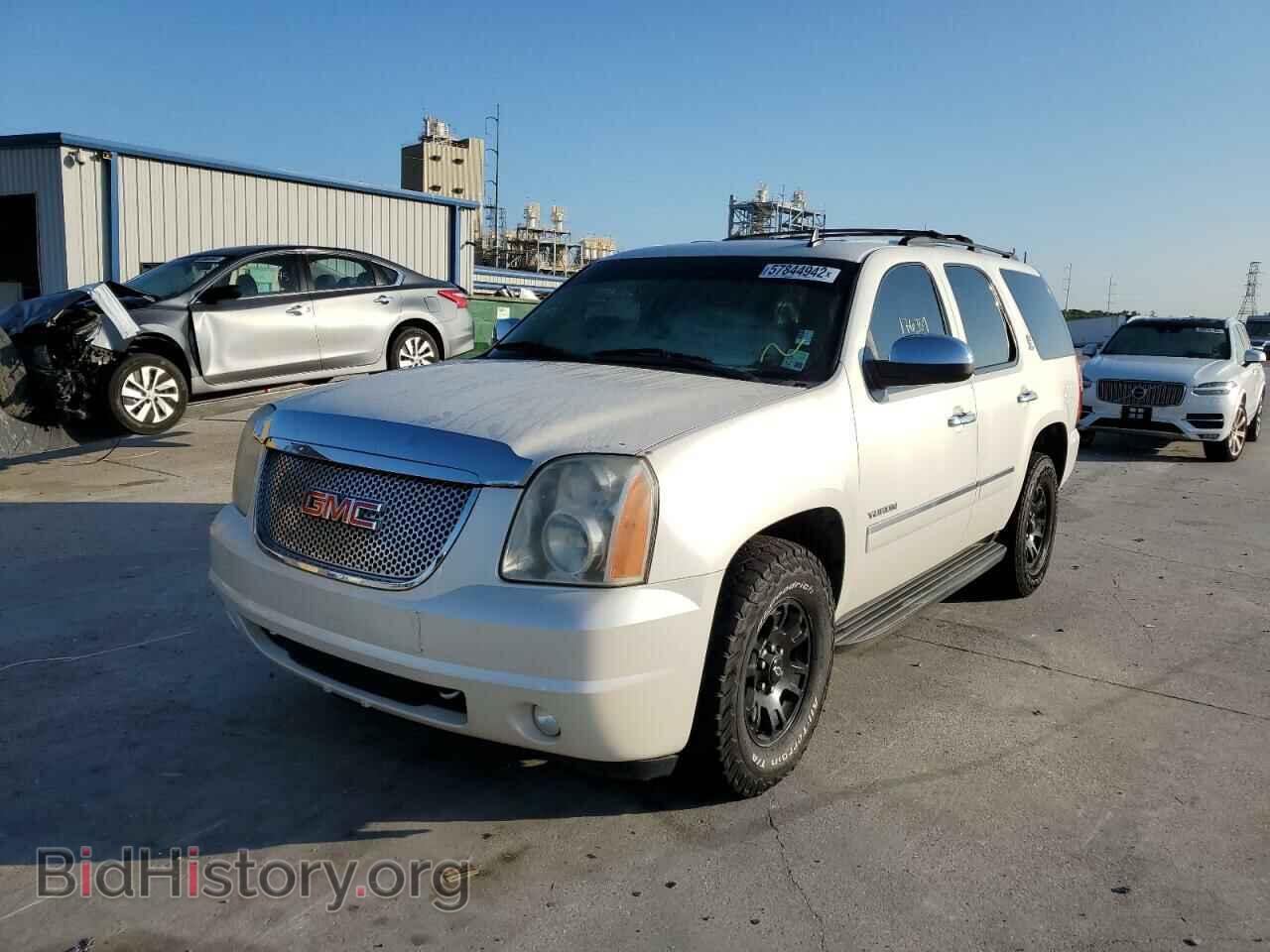 2011 GMC YUKON - VIN: 1GKS1CE04BR271775 - Фото 2