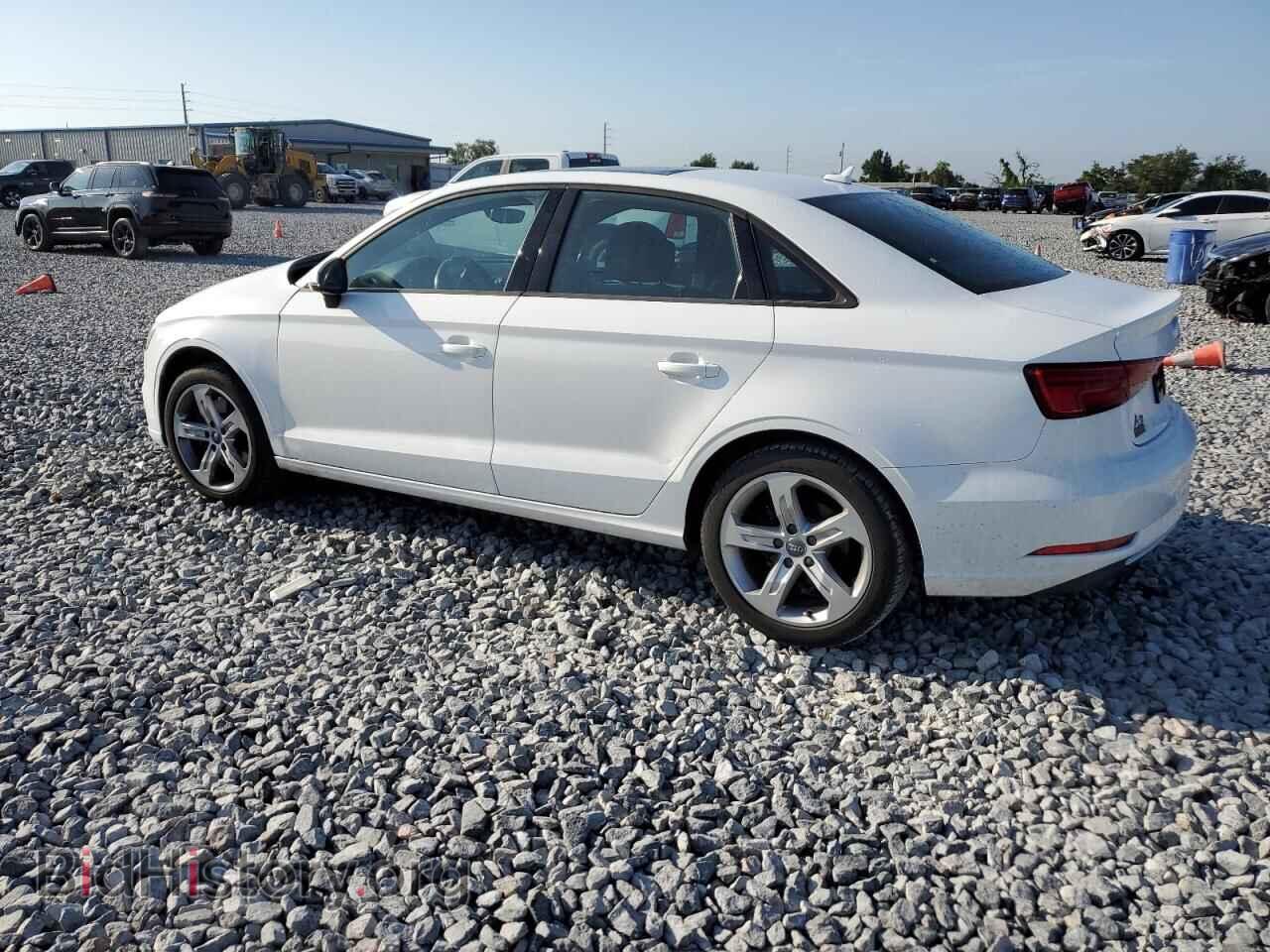 2017 AUDI A3 - VIN: WAUAUGFF2H1052164 - Фото 2