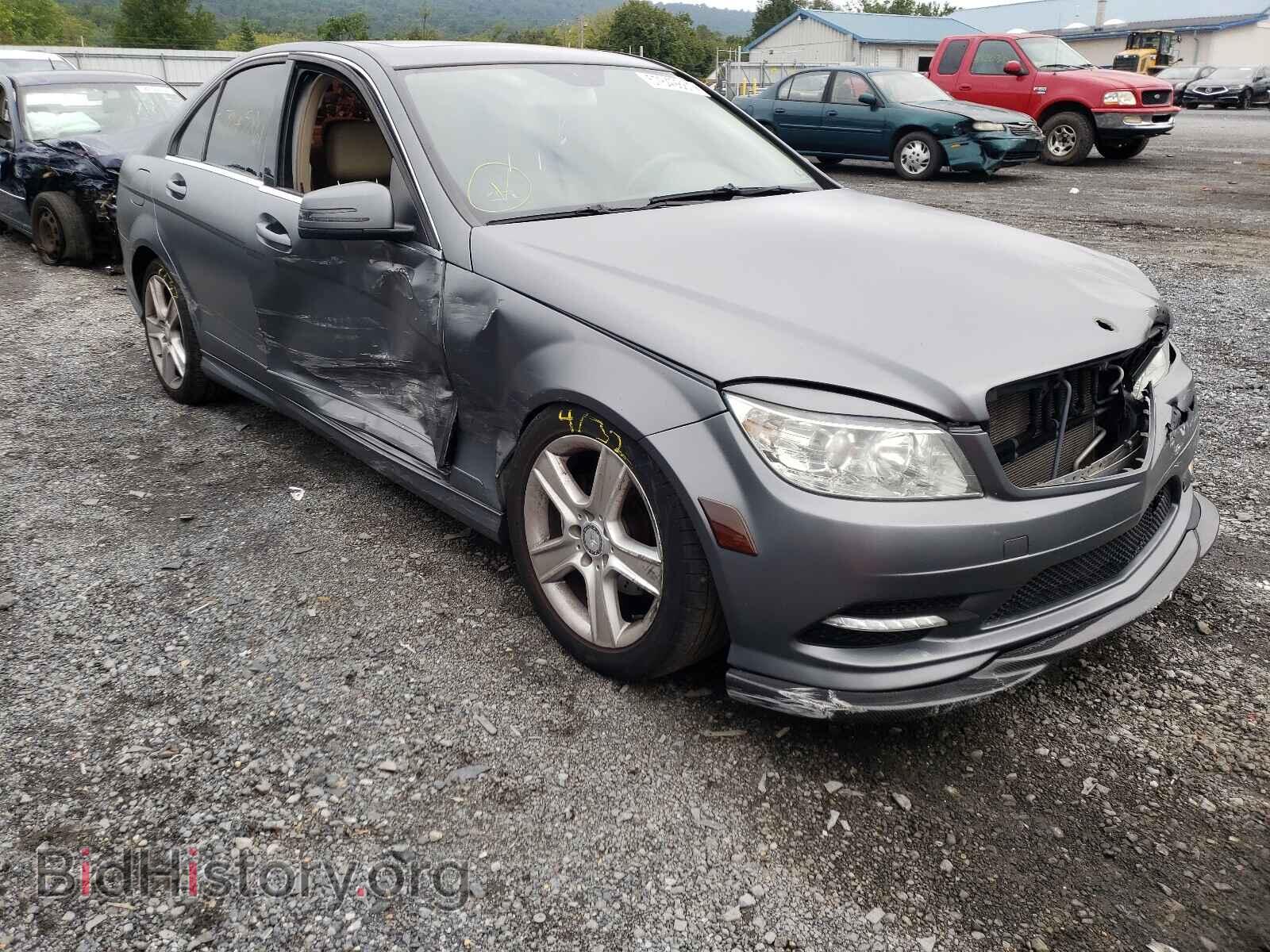 Photo WDDGF8BB1AR127983 - MERCEDES-BENZ C-CLASS 2010