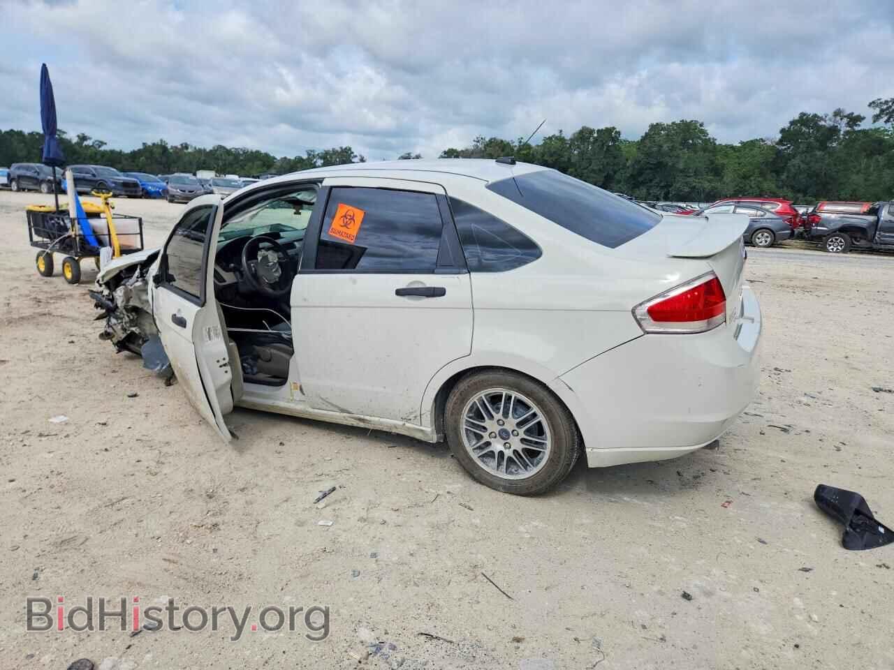 2011 FORD FOCUS - VIN: 1FAHP3FN5BW132941 - Photo 2