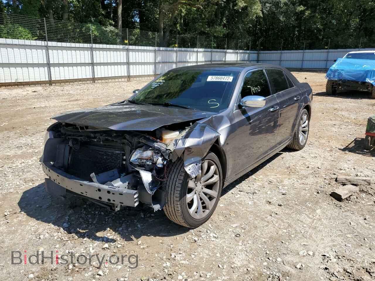 2019 CHRYSLER 300 - VIN: 2C3CCAEG4KH563040 - Фото 2
