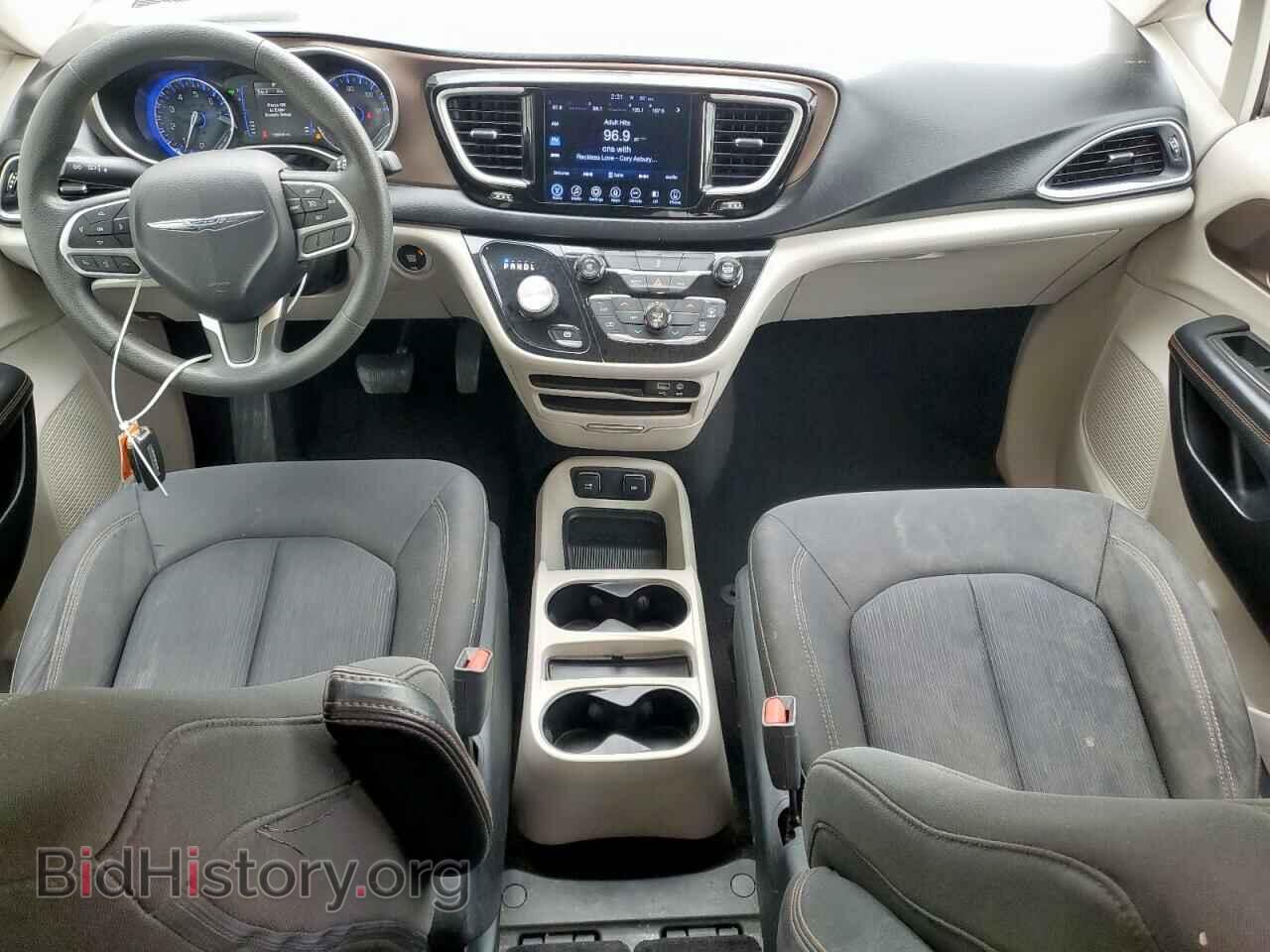2017 CHRYSLER PACIFICA - VIN: 2C4RC1DGXHR577647 - Photo 8