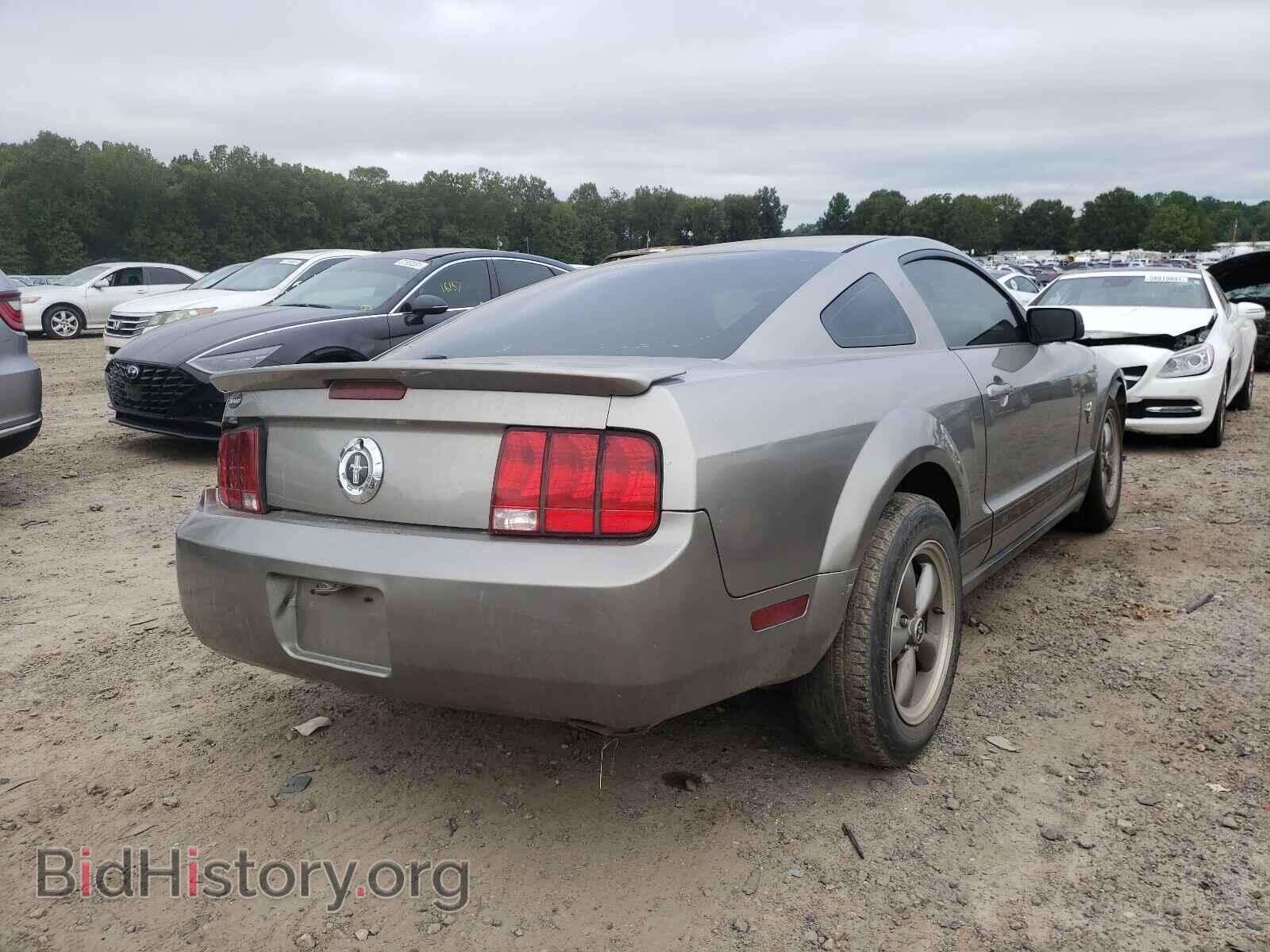 2009 FORD MUSTANG - VIN: 1ZVHT80N695138272 - Фото 4