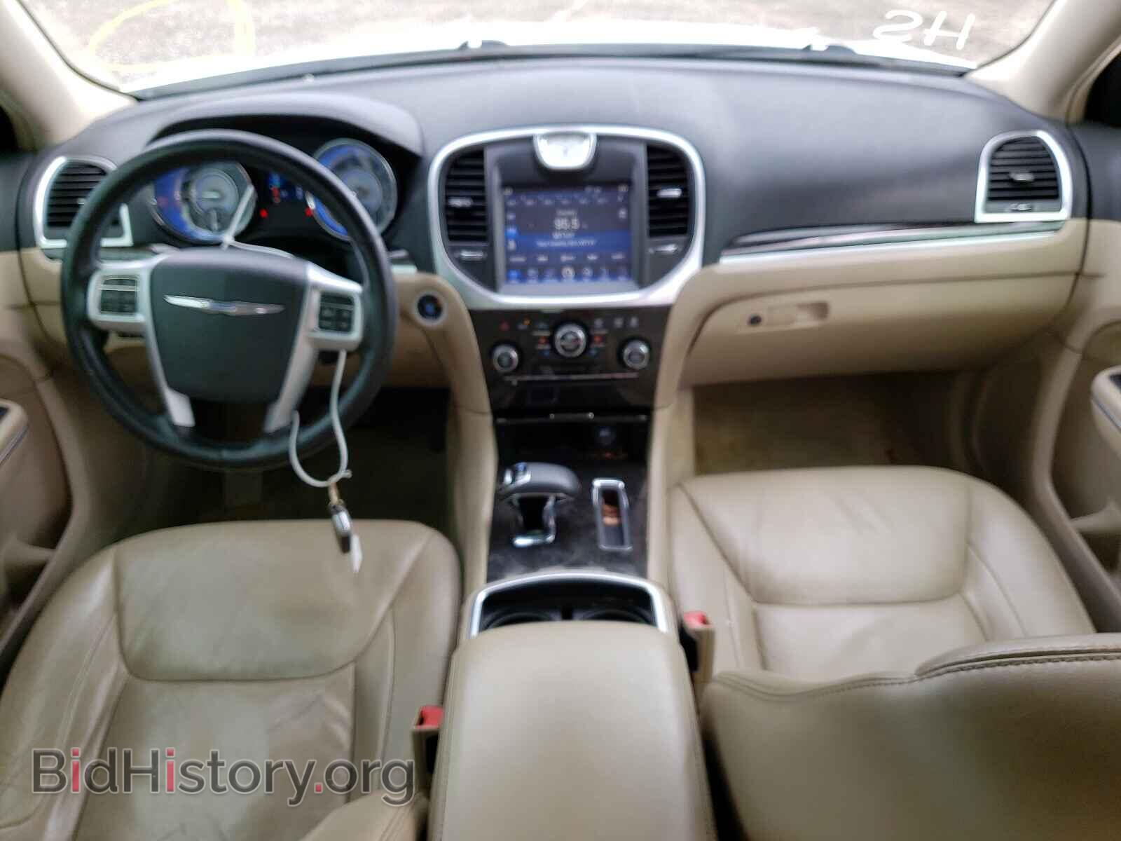 2013 CHRYSLER 300 - VIN: 2C3CCAAG8DH556617 - Фото 9