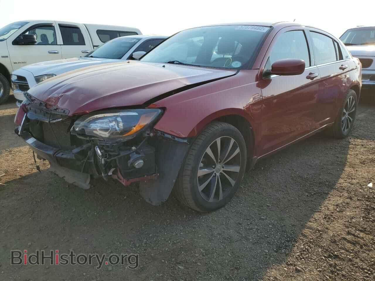 2013 CHRYSLER 200 - VIN: 1C3CCBBG1DN745007 - Фото 2