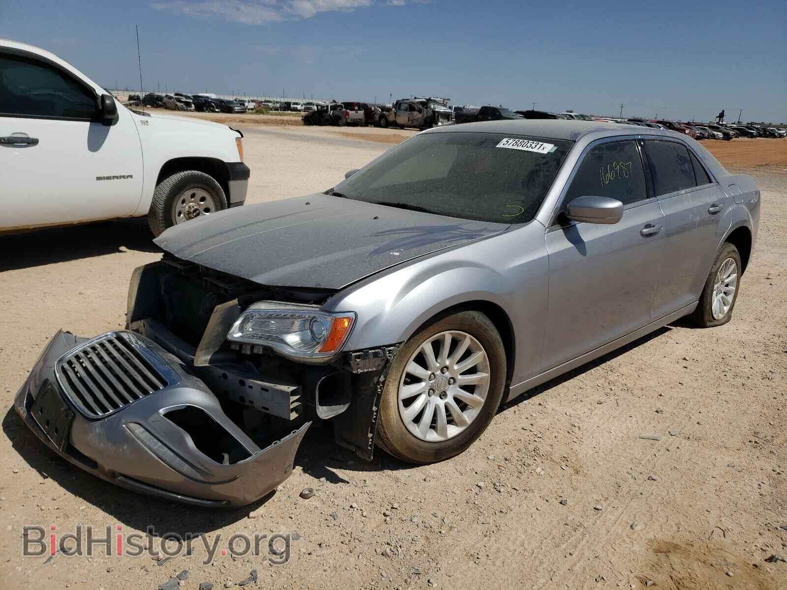 2013 CHRYSLER 300 - VIN: 2C3CCAAG7DH577555 - Фото 2