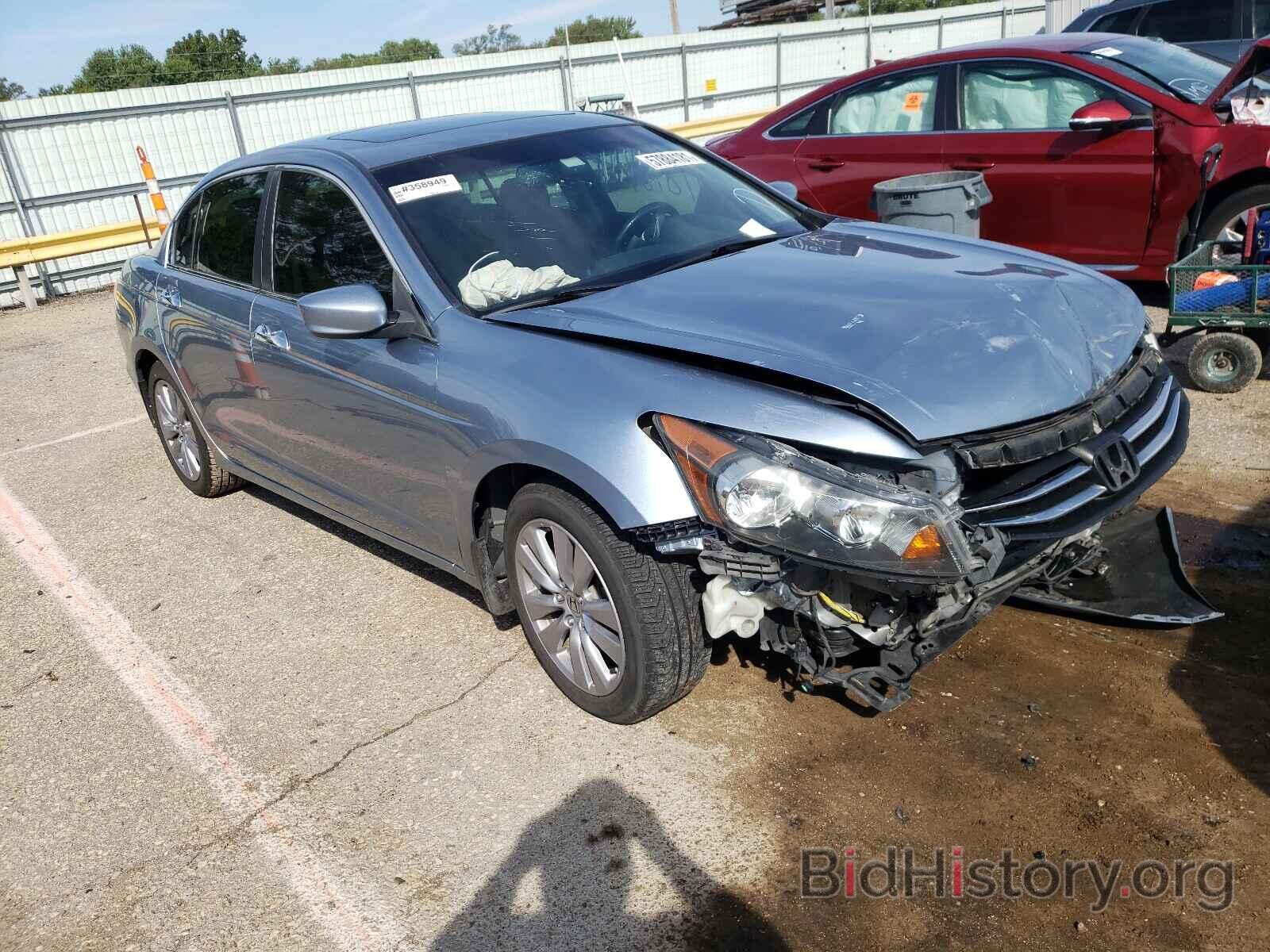 Photo 1HGCP3F82BA015637 - HONDA ACCORD 2011