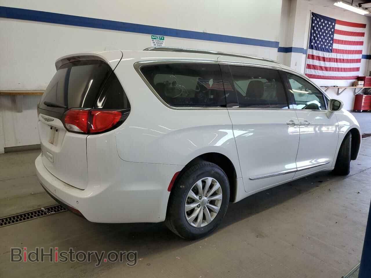 2018 CHRYSLER PACIFICA - VIN: 2C4RC1BG8JR211145 - Фото 3