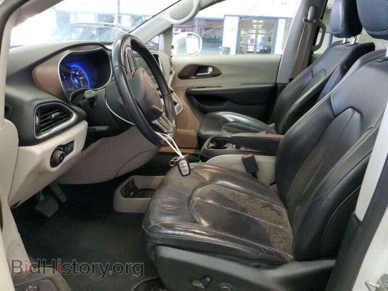 2018 Chrysler PACIFICA (VIN 2C4RC1BG8JR211145) — фото 7 из 13