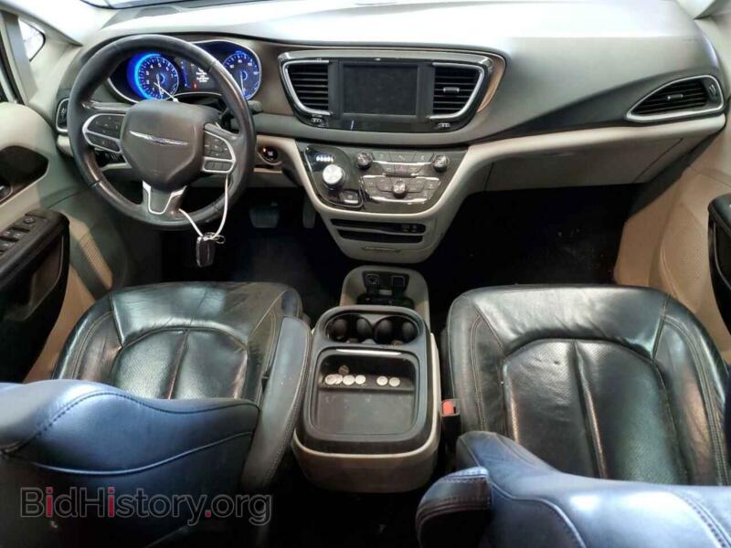 2018 Chrysler PACIFICA (VIN 2C4RC1BG8JR211145) — фото 8 из 13