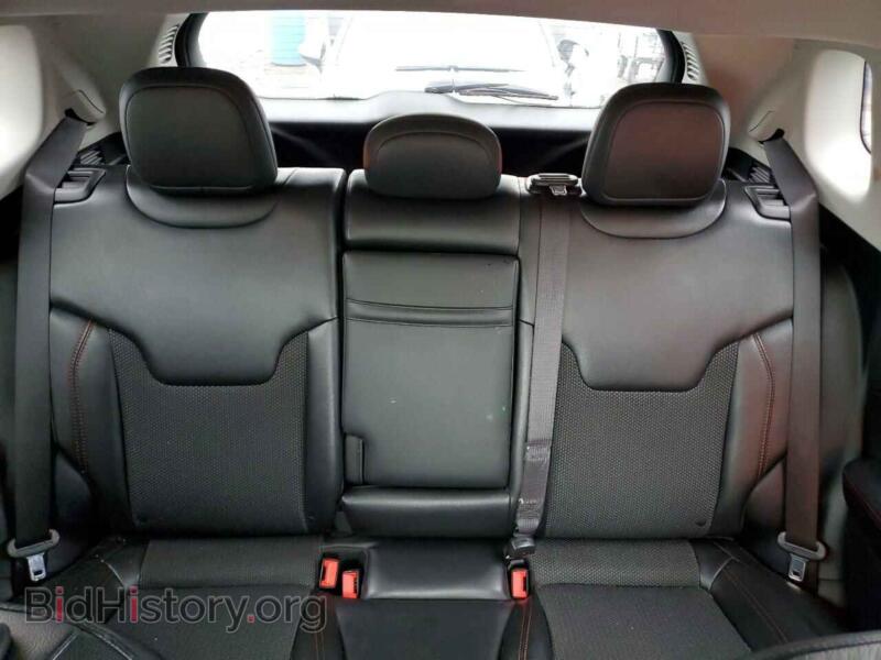 2020 Jeep COMPASS (VIN 3C4NJDDB6LT127557) — photo 10 of 14