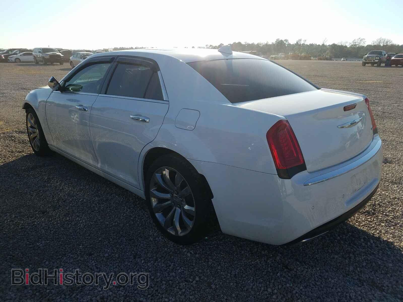 2019 CHRYSLER 300 - VIN: 2C3CCAEGXKH705908 - Фото 3