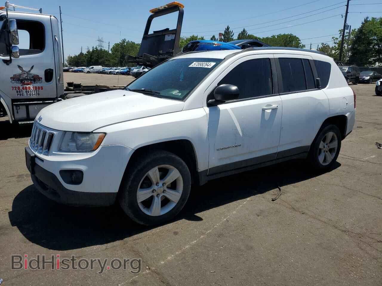 Photo 1J4NF1FBXBD234803 - JEEP COMPASS 2011
