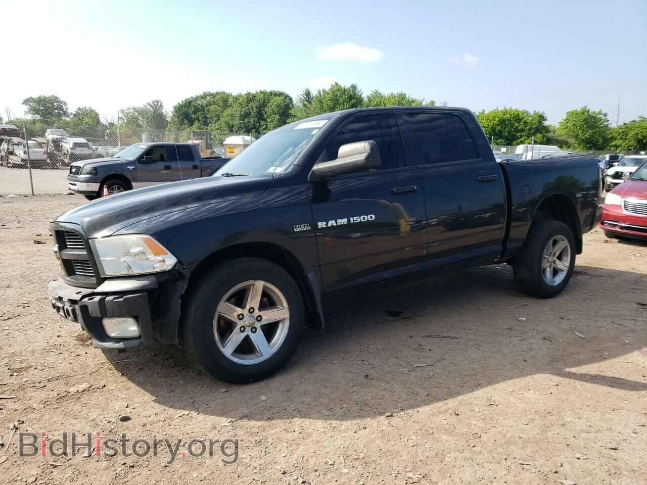 Photo 1D7RV1CT8BS523123 - DODGE All Models 2011