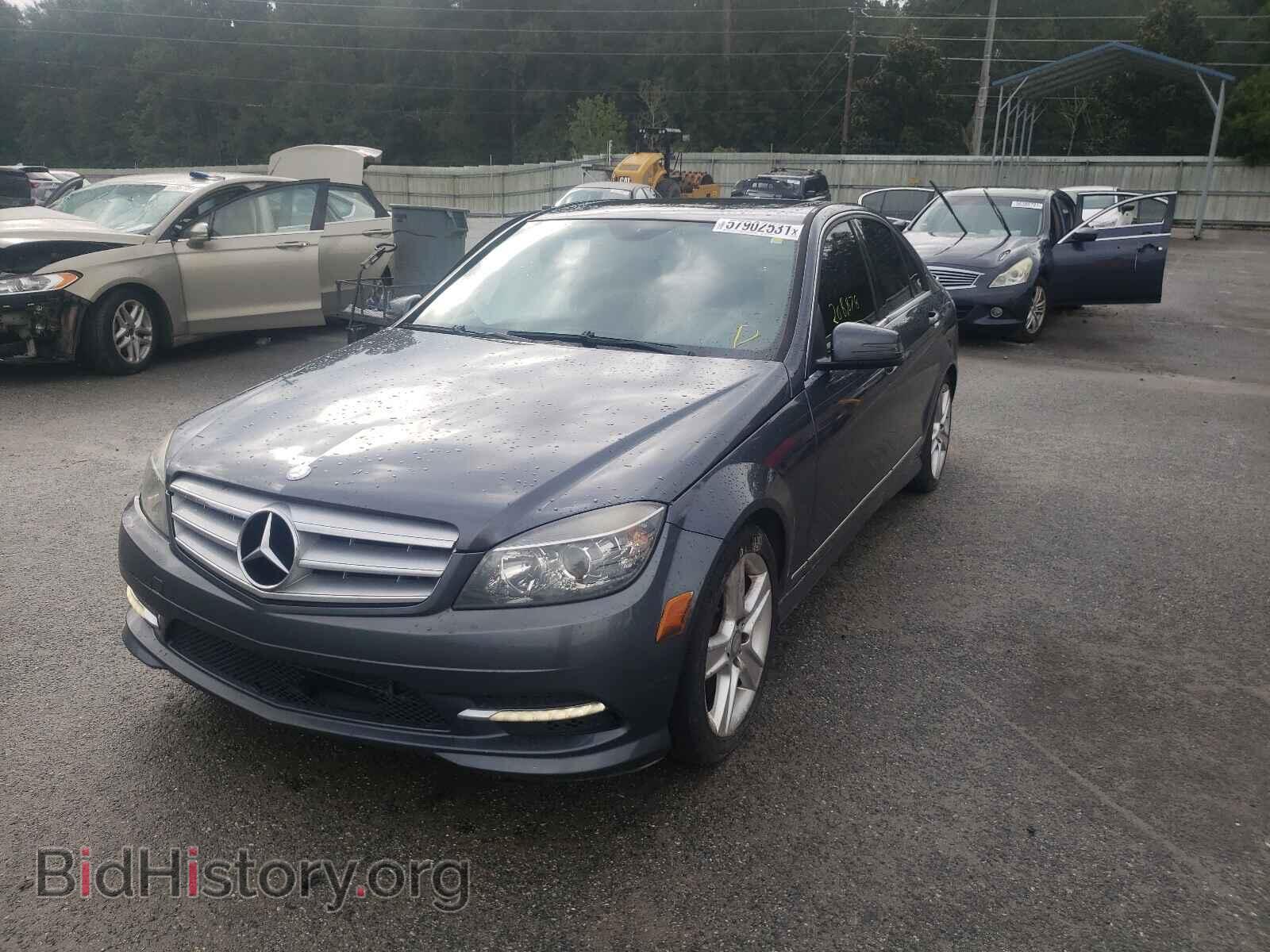 2011 MERCEDES-BENZ C-CLASS - VIN: WDDGF5EB7BR167643 - Фото 2