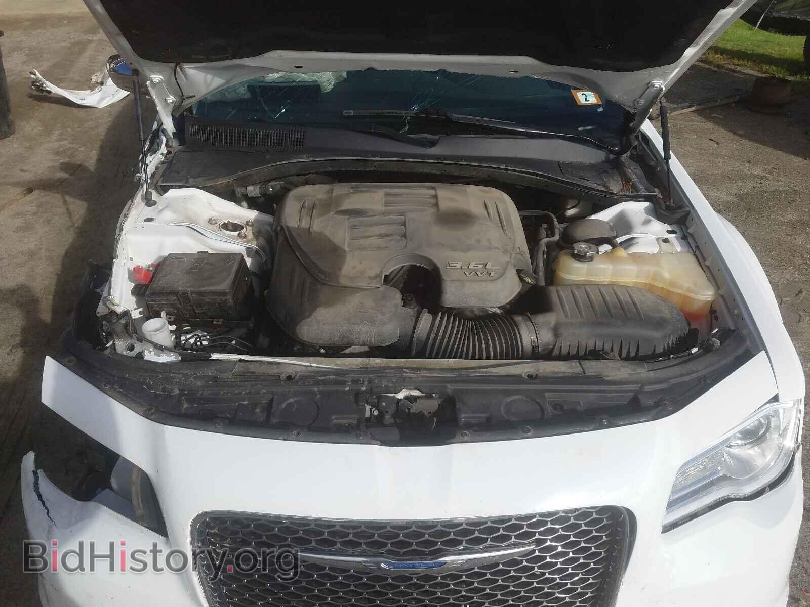 2016 CHRYSLER 300 - VIN: 2C3CCAKG0GH111582 - Фото 7
