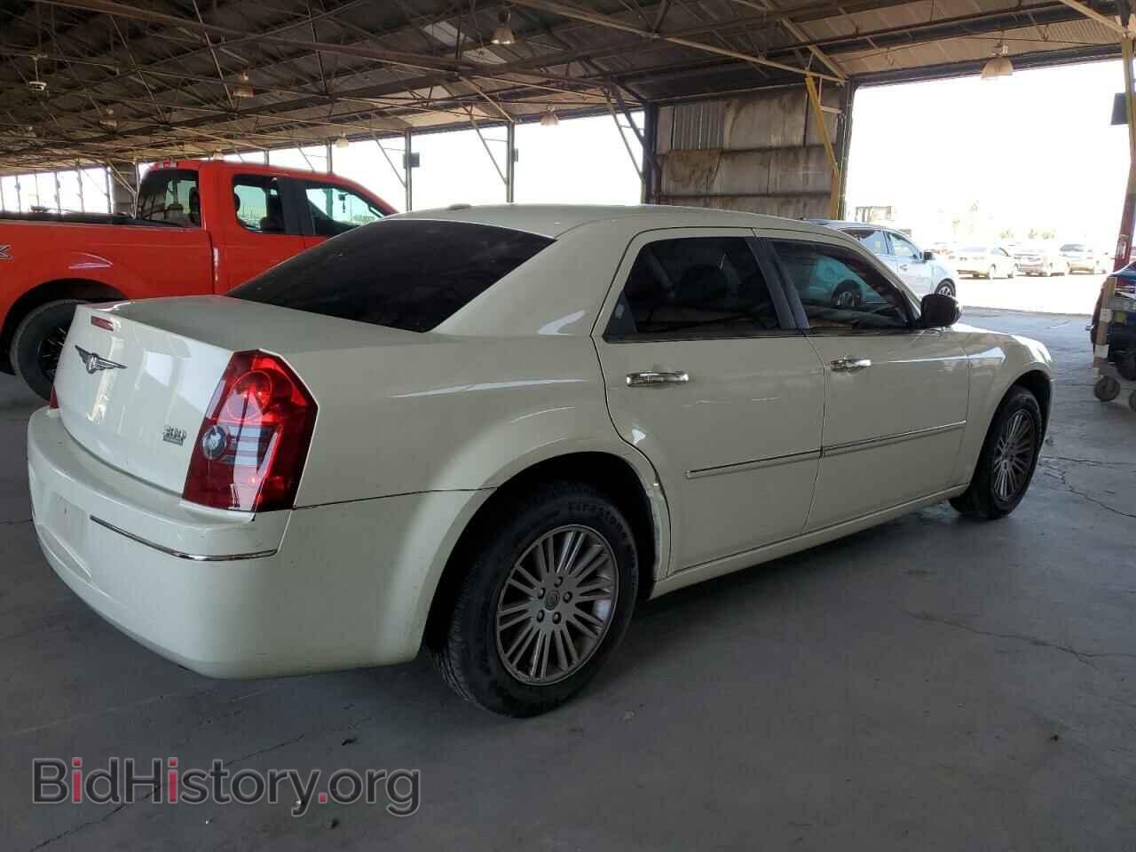 2010 CHRYSLER 300 - VIN: 2C3CA5CV0AH319866 - Фото 3