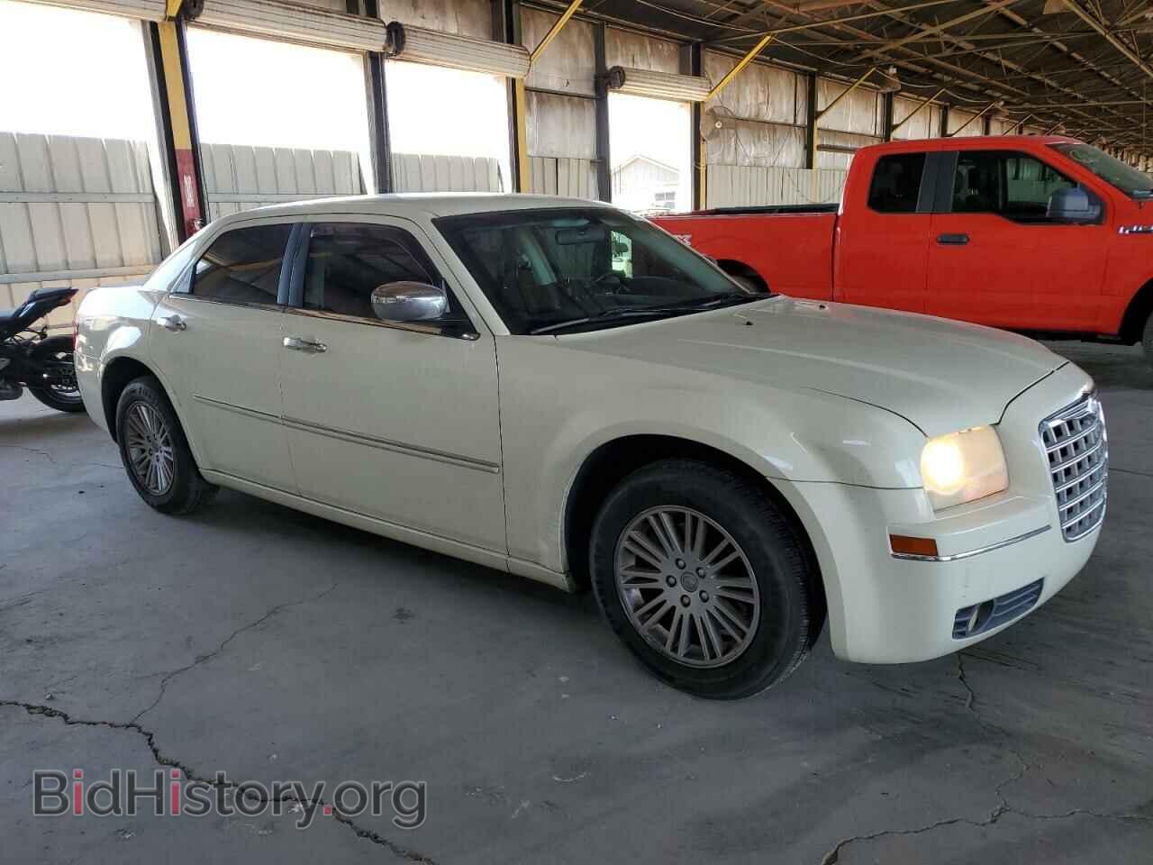 2010 CHRYSLER 300 - VIN: 2C3CA5CV0AH319866 - Фото 4
