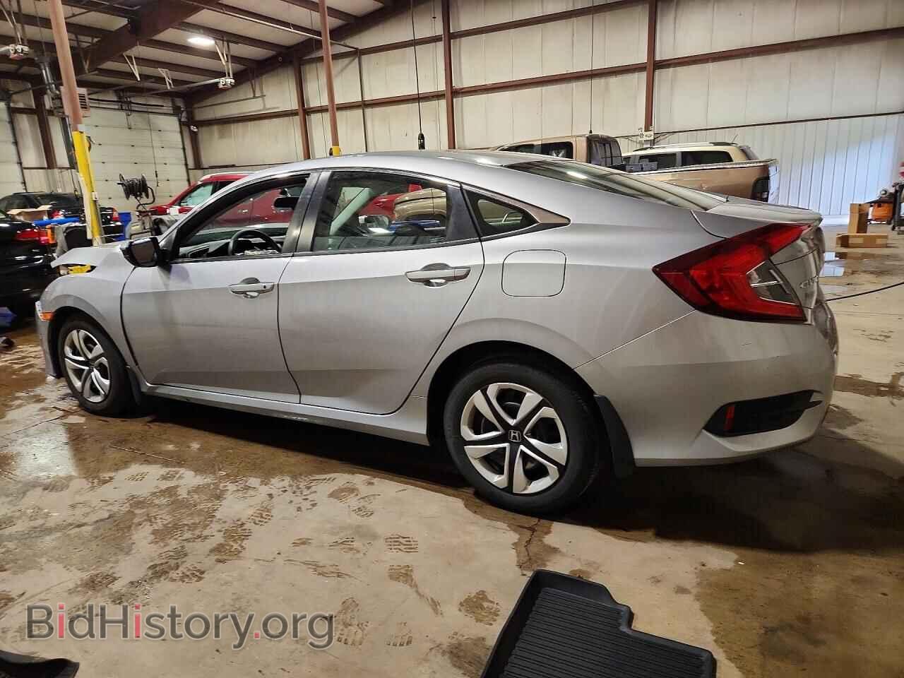 2018 HONDA CIVIC - VIN: 2HGFC2F57JH533171 - Фото 2