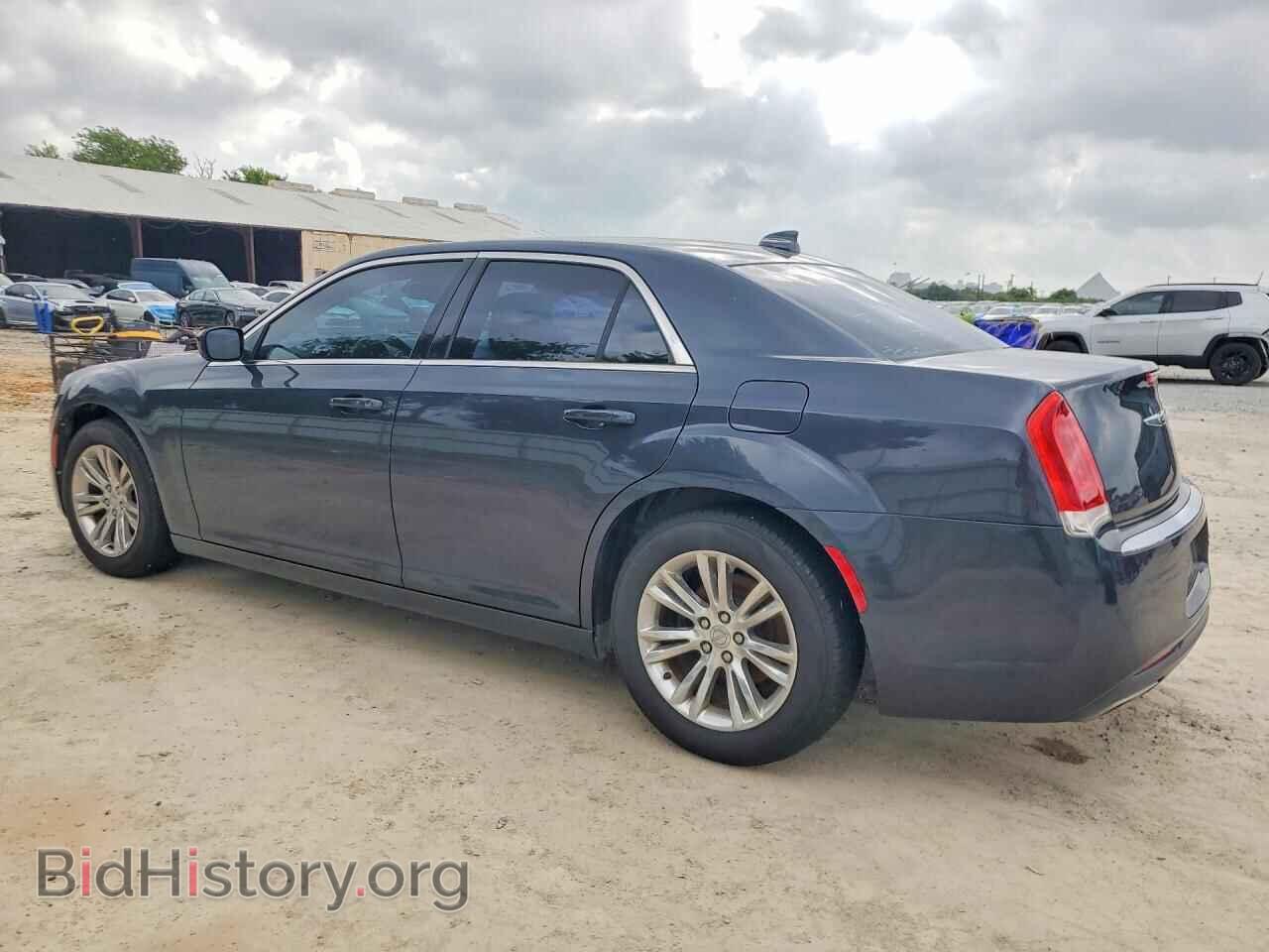 2016 CHRYSLER 300 - VIN: 2C3CCAAGXGH298590 - Фото 2