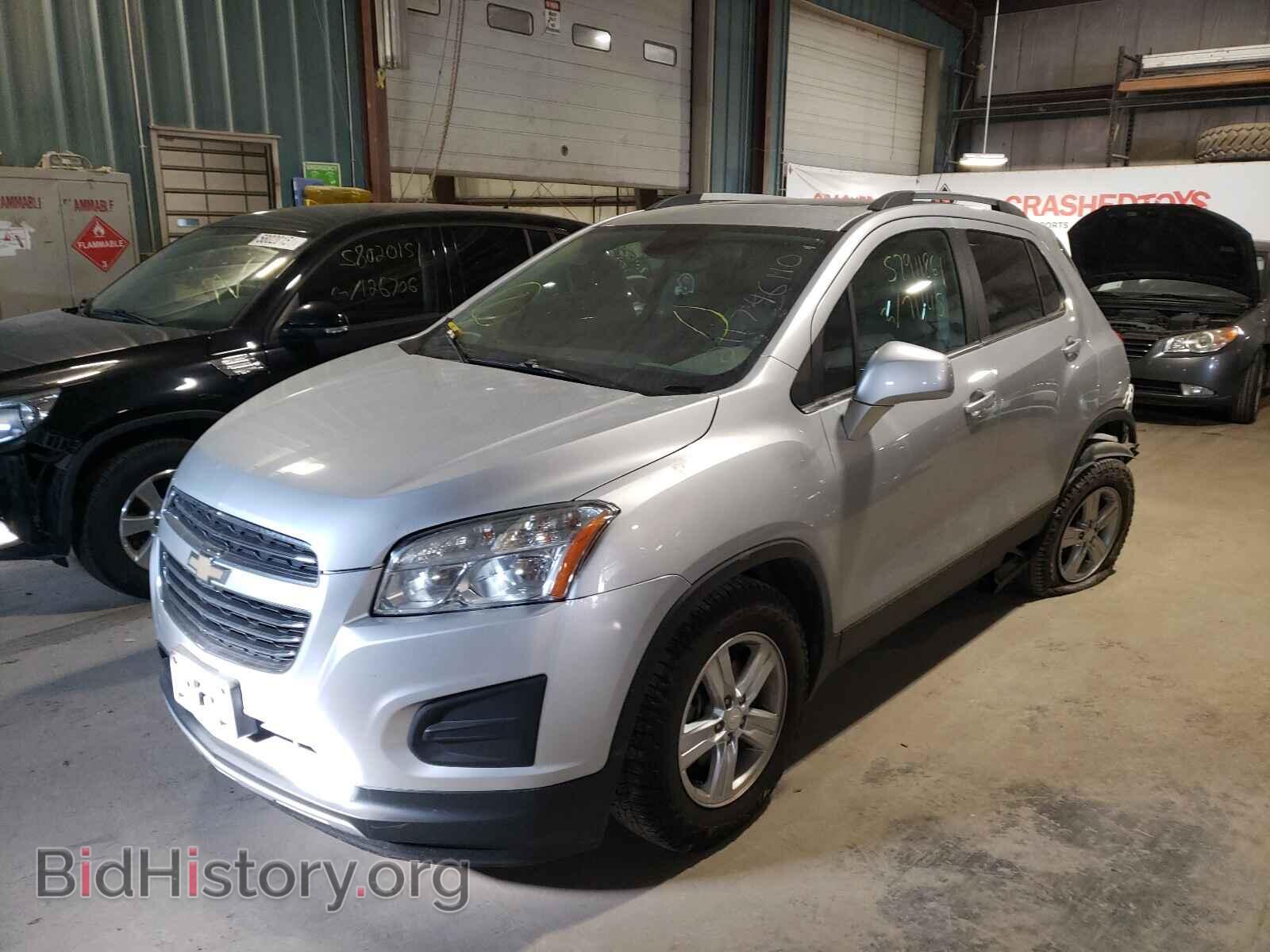 2015 CHEVROLET TRAX - VIN: 3GNCJLSBXFL203667 - Фото 2