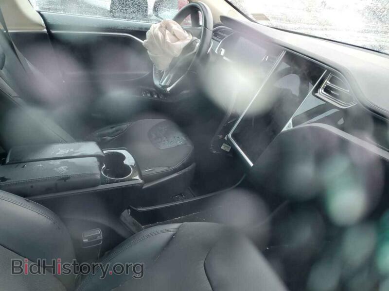 2013 Tesla MODEL S (VIN 5YJSA1CN8DFP10029) — фото 8 из 12