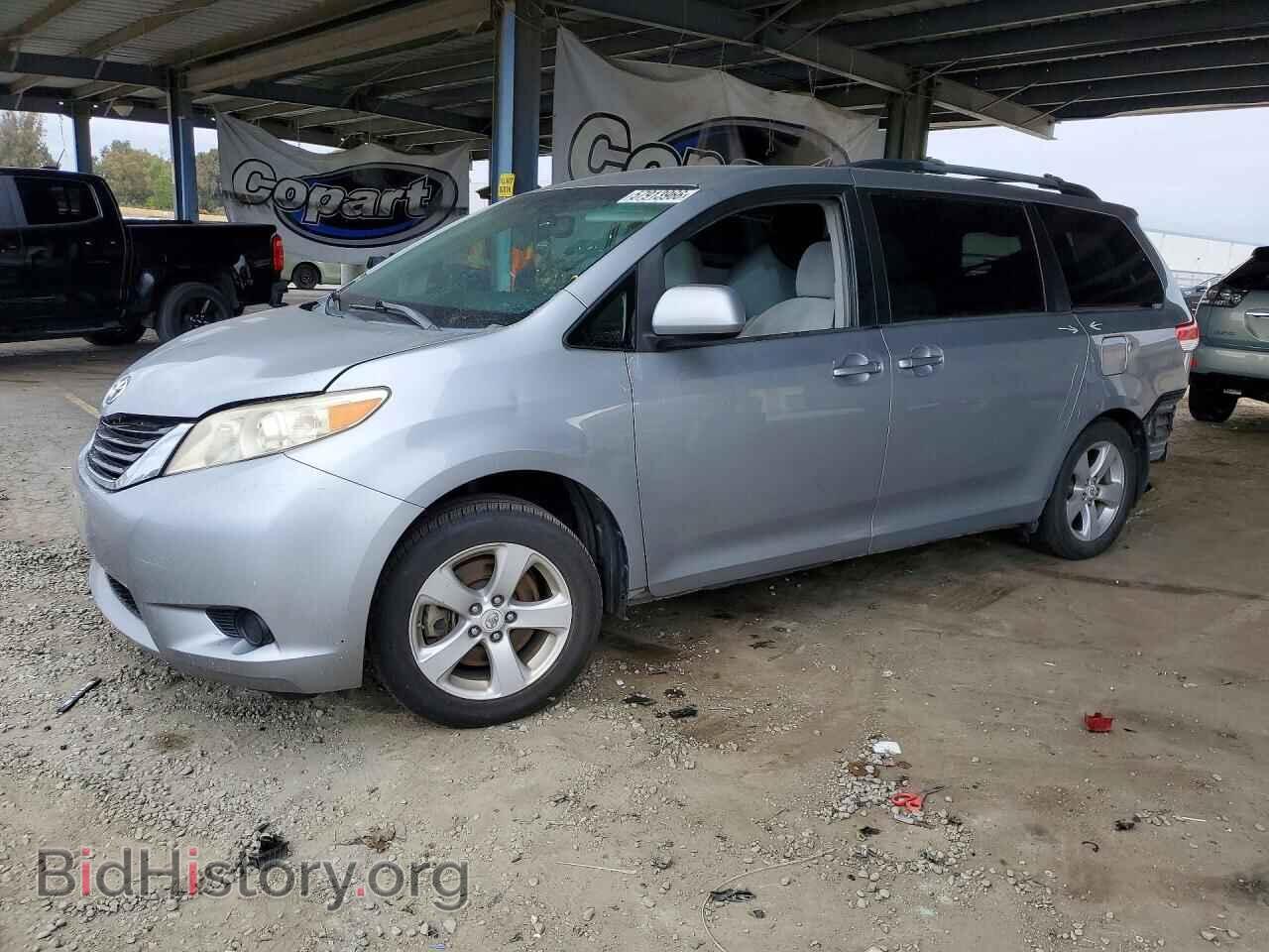 Фотография 5TDKK3DC0BS050695 - TOYOTA SIENNA 2011