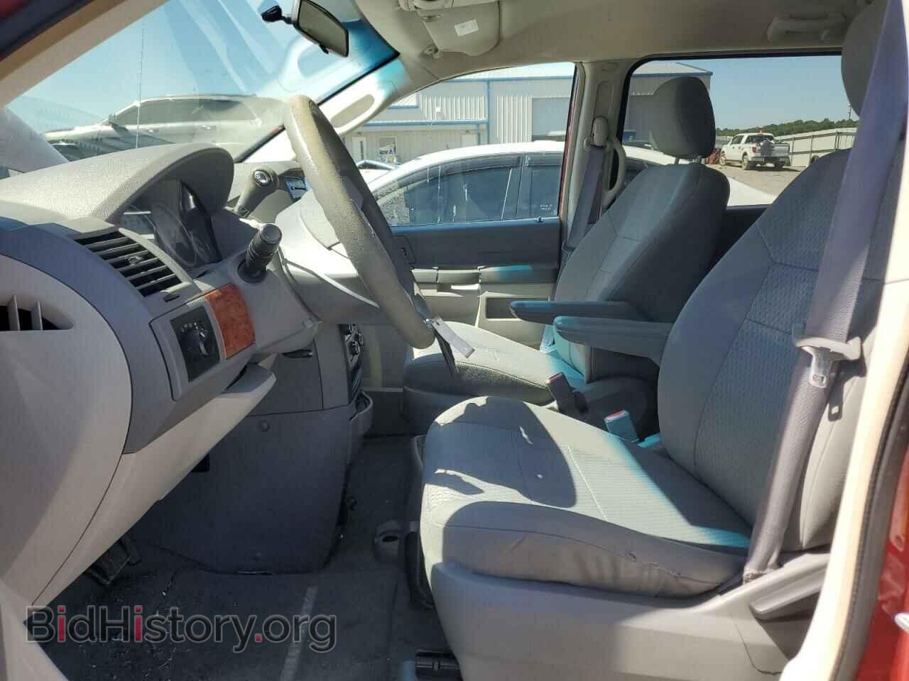 2008 CHRYSLER MINIVAN - VIN: 2A8HR44H98R748353 - Фото 7