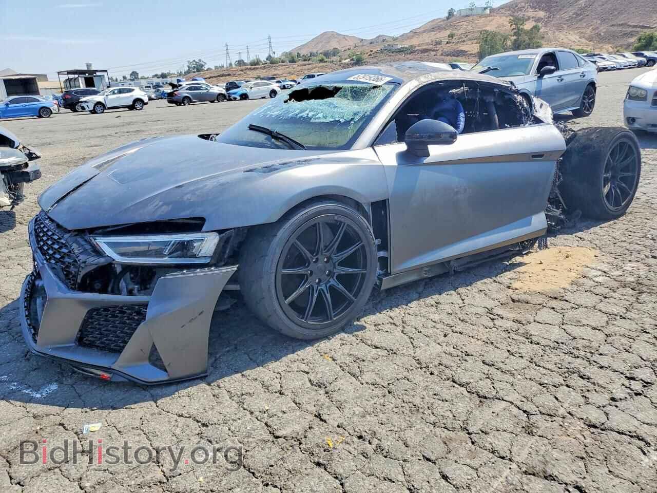 Photo WUAKBAFX2H7903723 - AUDI R8 2017