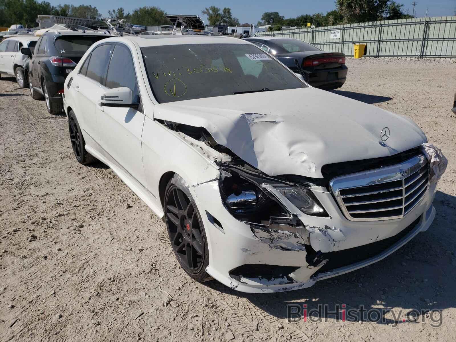 Photo WDDHF8HB6BA305818 - MERCEDES-BENZ E-CLASS 2011