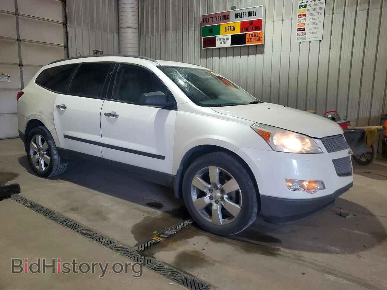2011 CHEVROLET TRAVERSE - VIN: 1GNKVLED7BJ206377 - Фото 4