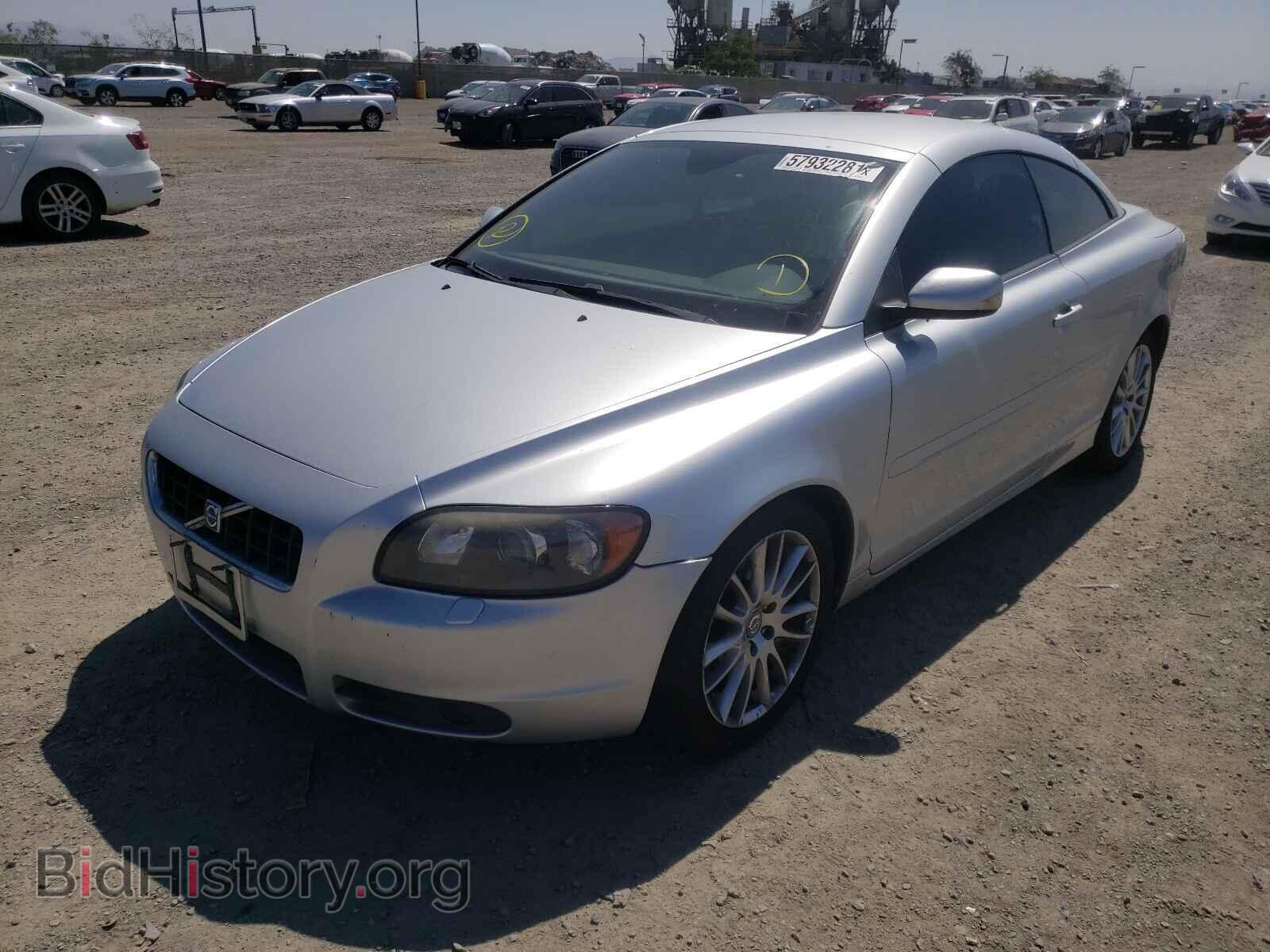 2007 VOLVO C70 - VIN: YV1MC68287J026037 - Фото 2