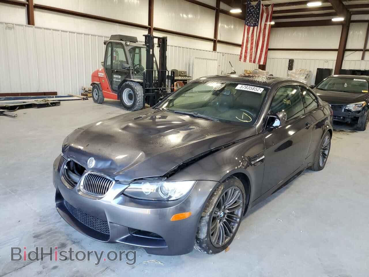 2008 BMW M3 - VIN: WBSWD93538PY42207 - Фото 2