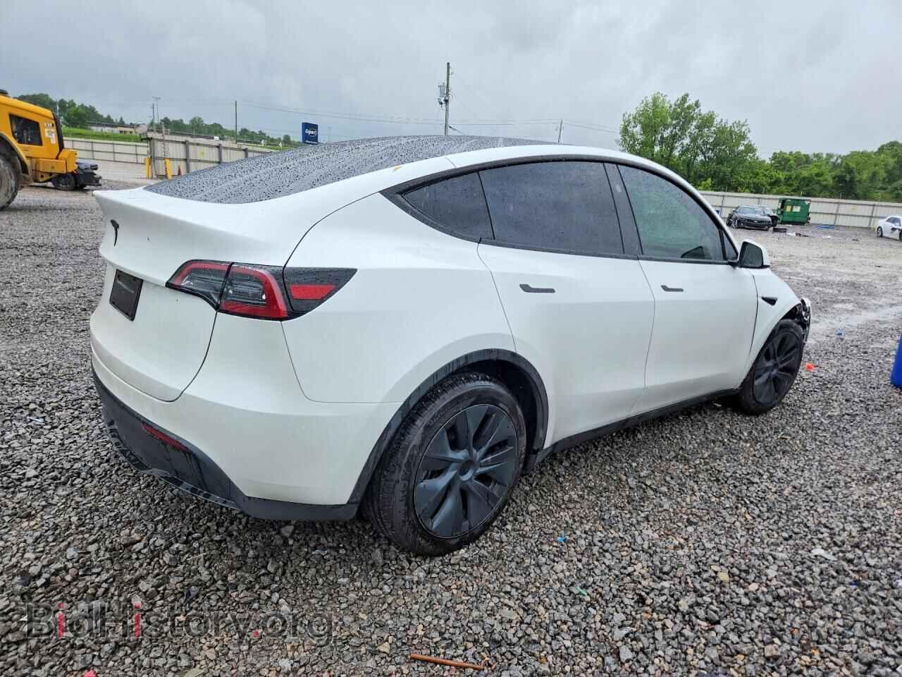 2024 TESLA MODEL Y - VIN: 7SAYGDED0RF103647 - Photo 3