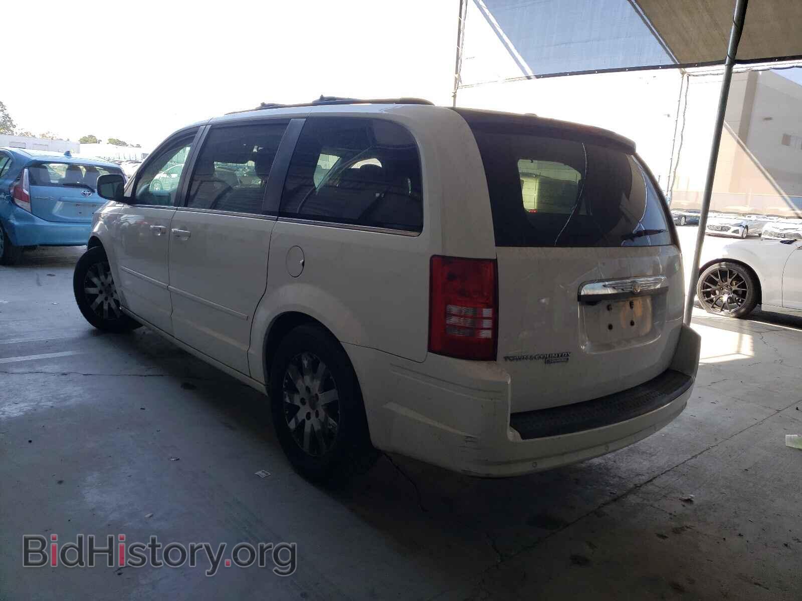 2008 CHRYSLER MINIVAN - VIN: 2A8HR54PX8R665883 - Фото 3