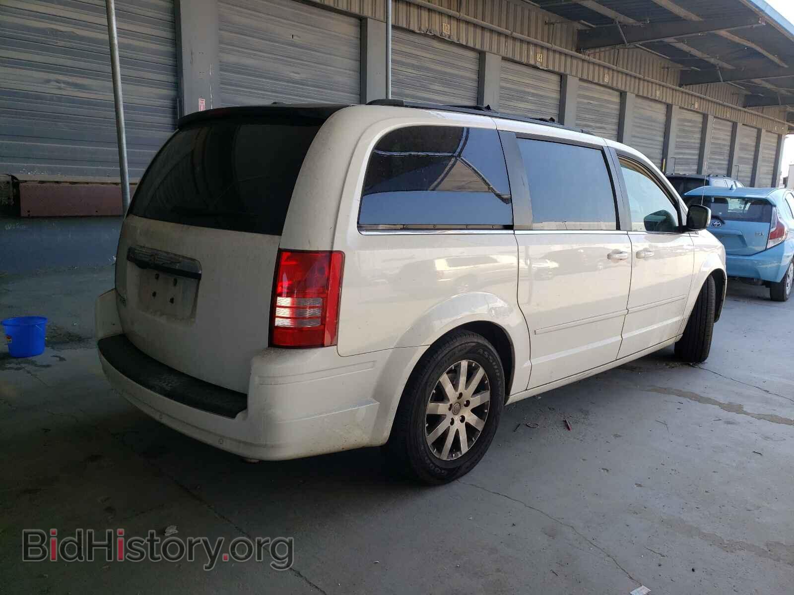 2008 CHRYSLER MINIVAN - VIN: 2A8HR54PX8R665883 - Фото 4