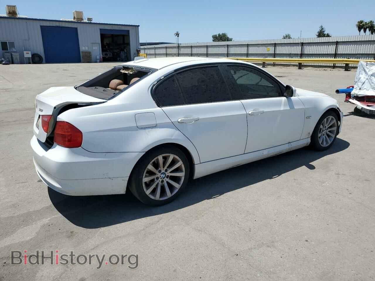 2011 BMW 3 SERIES - VIN: WBAPH5C59BF093402 - Photo 3