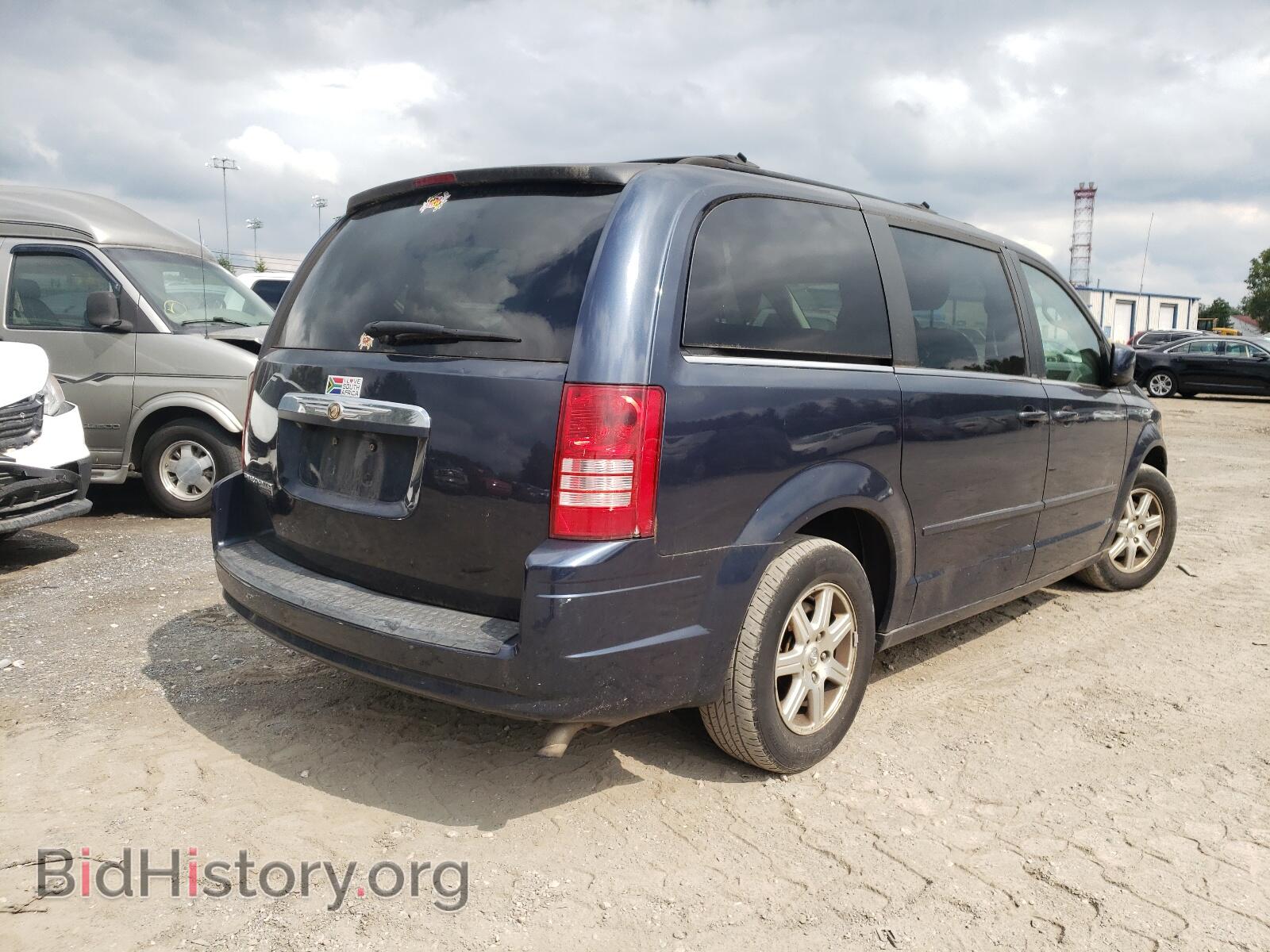 2008 CHRYSLER MINIVAN - VIN: 2A8HR54P88R687607 - Фото 4