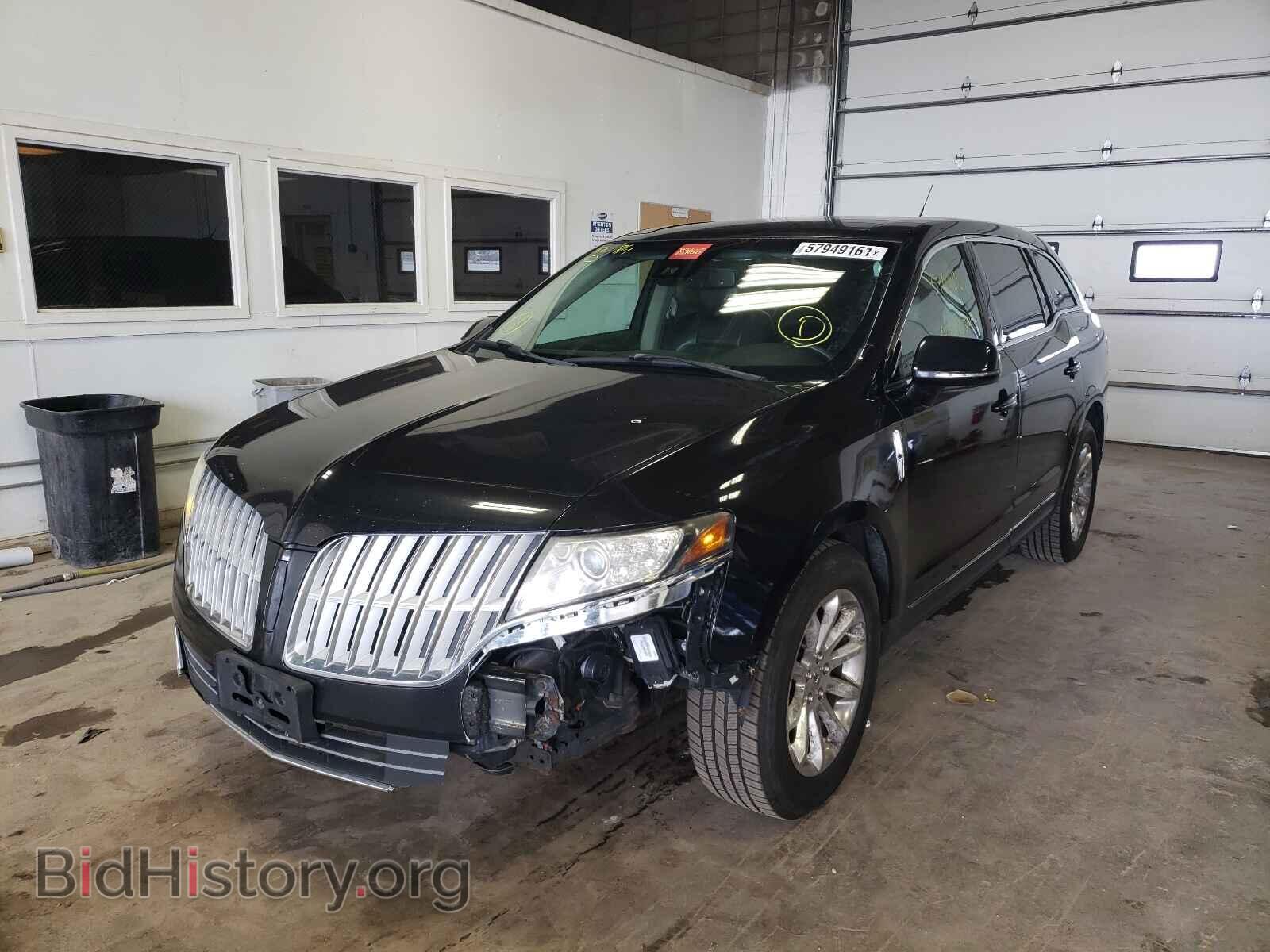 2011 LINCOLN MKT - VIN: 2LMHJ5AT6BBJ51710 - Фото 2
