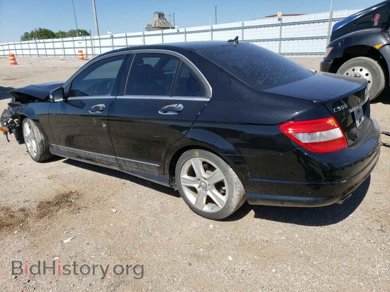 2011 MERCEDES-BENZ C-CLASS - VIN: WDDGF8BB2BR168964 - Фото 2